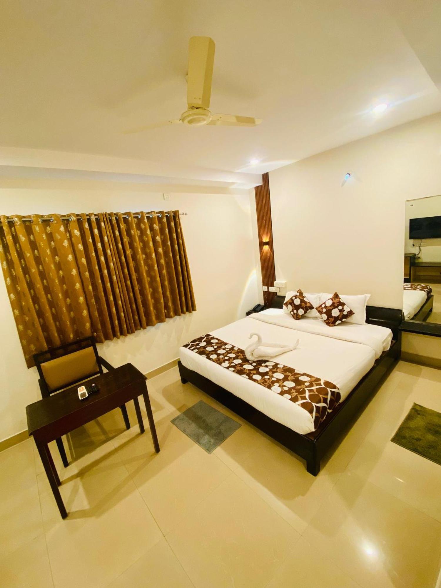 Shloka Residency Hotel Shamshabad Buitenkant foto