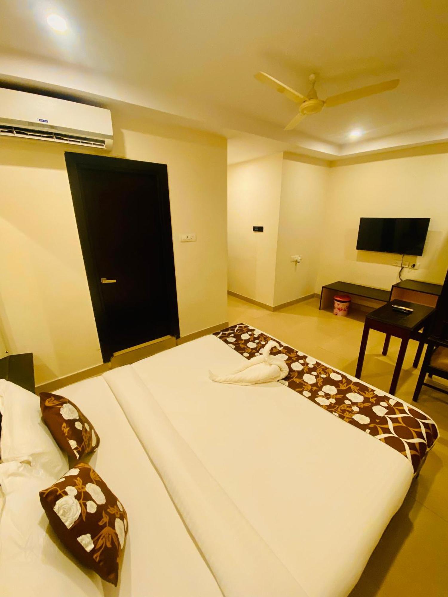 Shloka Residency Hotel Shamshabad Buitenkant foto