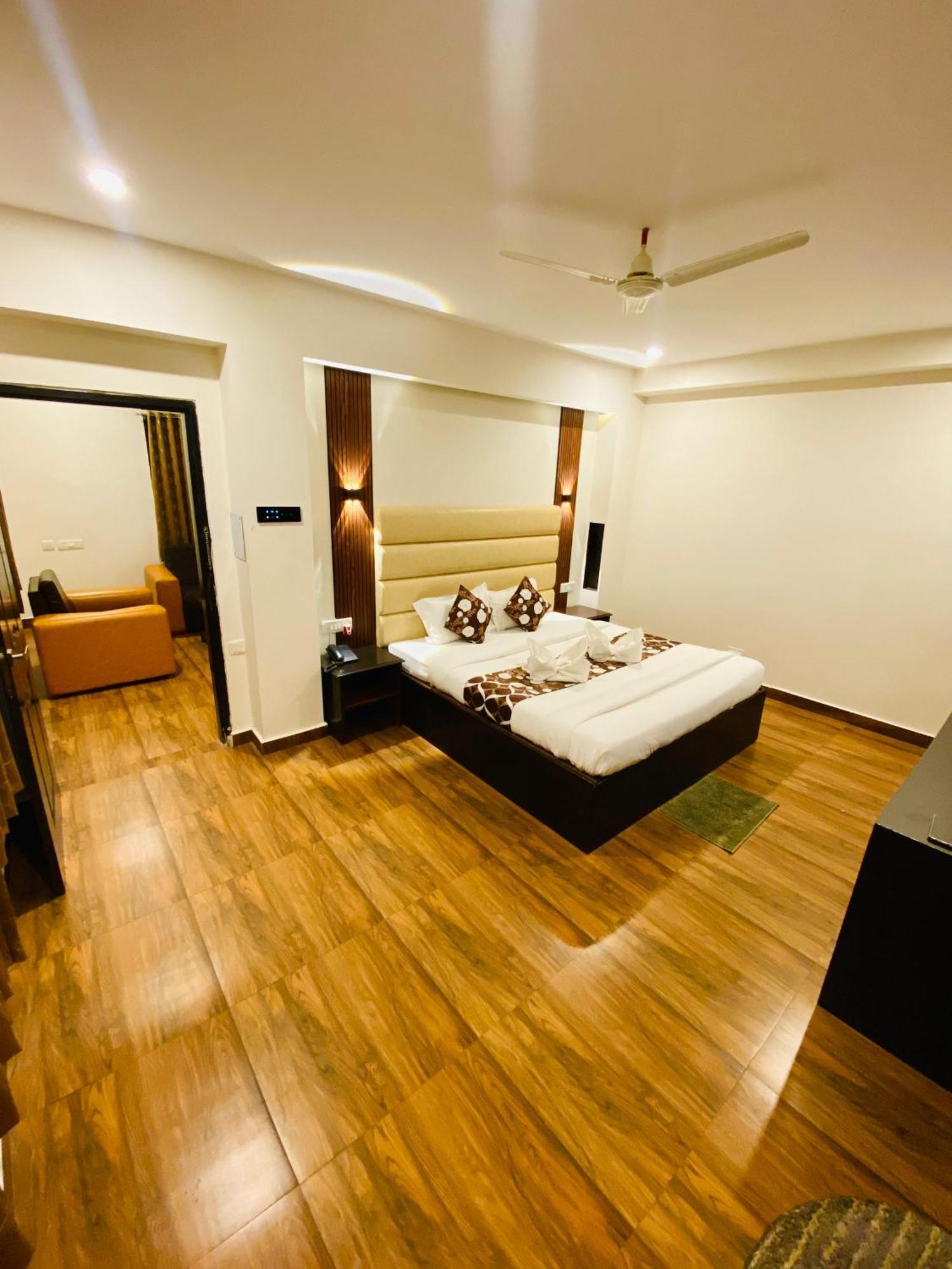 Shloka Residency Hotel Shamshabad Buitenkant foto
